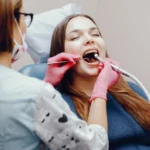 kaj-lahko-zobozdravniki-izvejo-o-vasem-zdravju-ce-vam-pogledajo.webp.webp