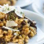 kremna-rizota-z-gobami-in-parmezanom-recept-za-razkosno-vecerjo.webp.webp